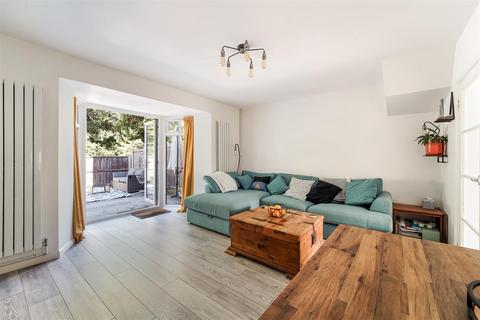 2 bedroom terraced house for sale, Kingston Road, Epsom