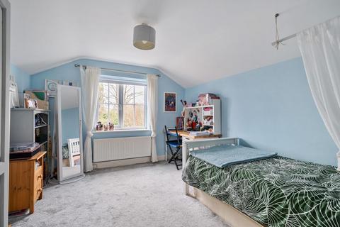 24 Gastons Road, Malmesbury, SN16 0BE