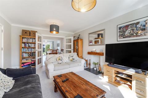 5 North View Crescent, Epsom, KT18 5UW
