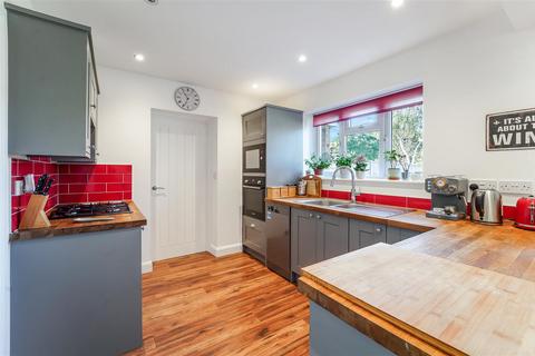 5 North View Crescent, Epsom, KT18 5UW