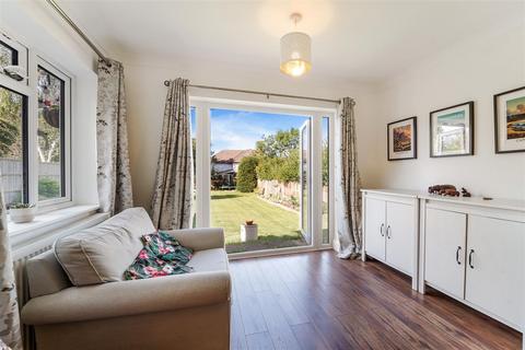 5 North View Crescent, Epsom, KT18 5UW