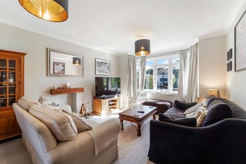 5 North View Crescent, Epsom, KT18 5UW