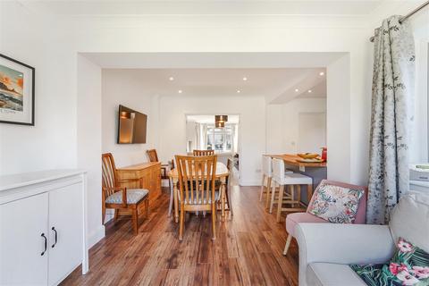 5 North View Crescent, Epsom, KT18 5UW