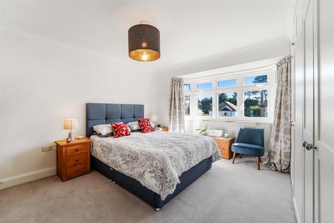 5 North View Crescent, Epsom, KT18 5UW