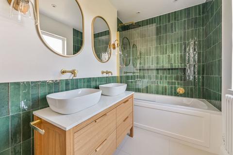 2 bedroom flat for sale, Moyser road, Furzedown, London, SW16