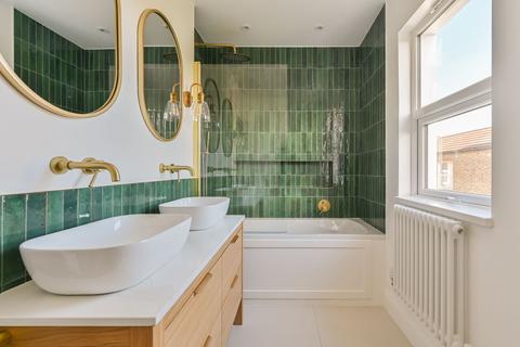 2 bedroom flat for sale, Moyser road, Furzedown, London, SW16
