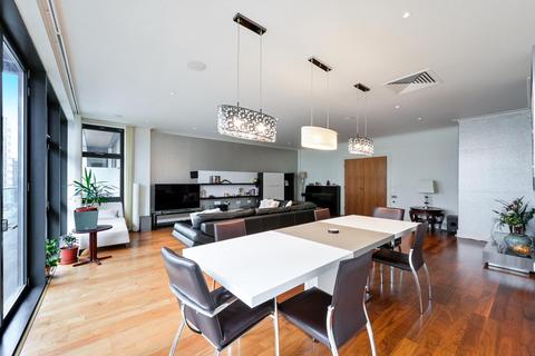 3 bedroom apartment to rent, Discovery Dock West, London, E14