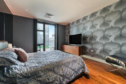 3 bedroom apartment to rent, Discovery Dock West, London, E14
