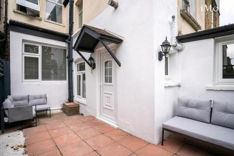 2 bedroom flat for sale, Anerley Hill, London SE19