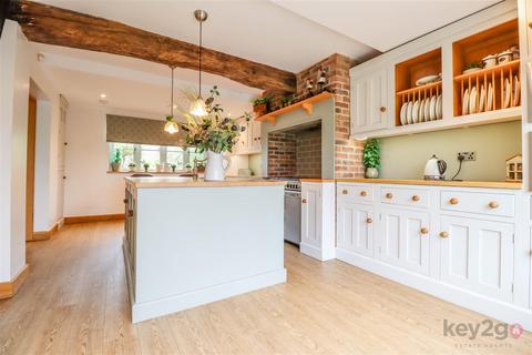 3 bedroom detached house for sale, South Street, Mosborough, Sheffield, S20