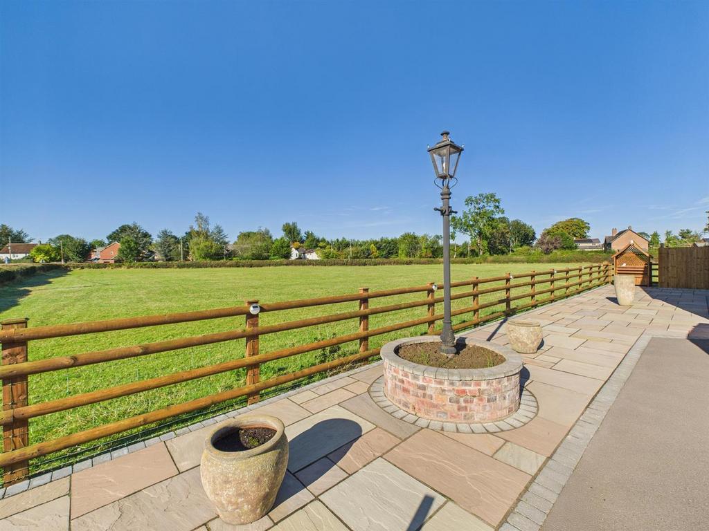 CAM03270 G0-PR0107-STILL019.jpg