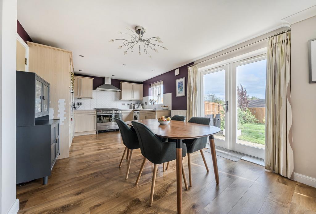Kitchen/Dining Area