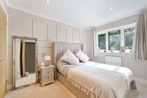 2 bedroom terraced house for sale, St. Francis Gardens, Copthorne, RH10