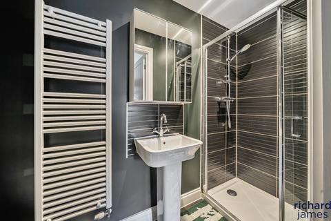 3 bedroom semi-detached house for sale, Robinscroft, Swindon, SN25