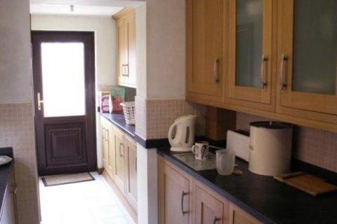 3 bedroom semi-detached house to rent, Elm Park Drive, Wellington TF1