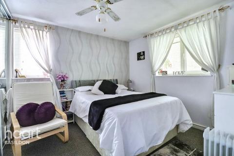 37 Bartlow Side, Basildon, SS13 1RE