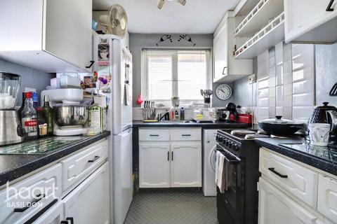 37 Bartlow Side, Basildon, SS13 1RE