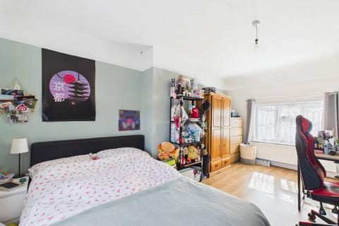 undefined, Worple Avenue, Staines-upon-Thames, Surrey, TW18
