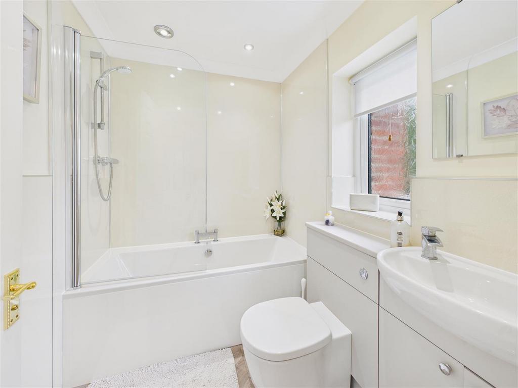 En-suite Bathroom