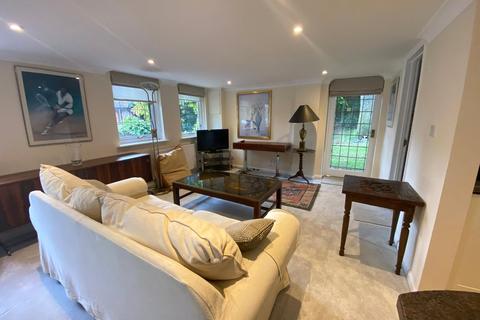 undefined, Dummer, Basingstoke, Hampshire, RG25