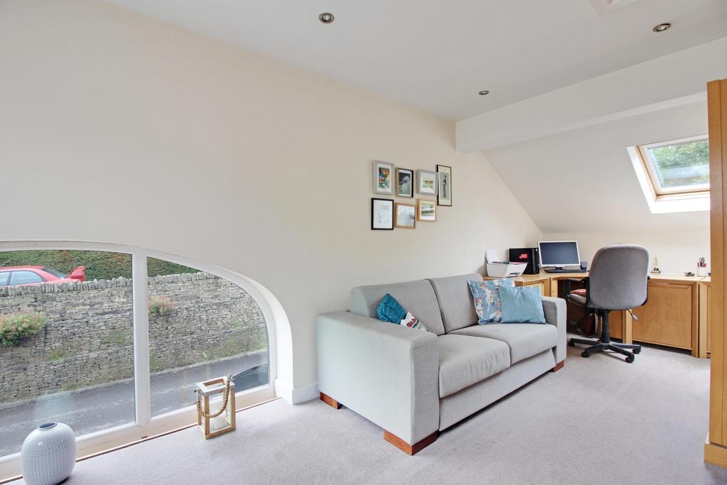 Mezzanine Study or potential Bedroom 4
