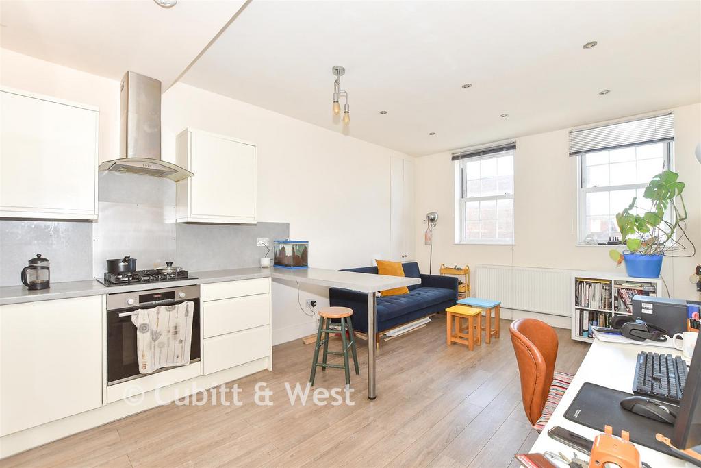 Kitchen/ Lounge
