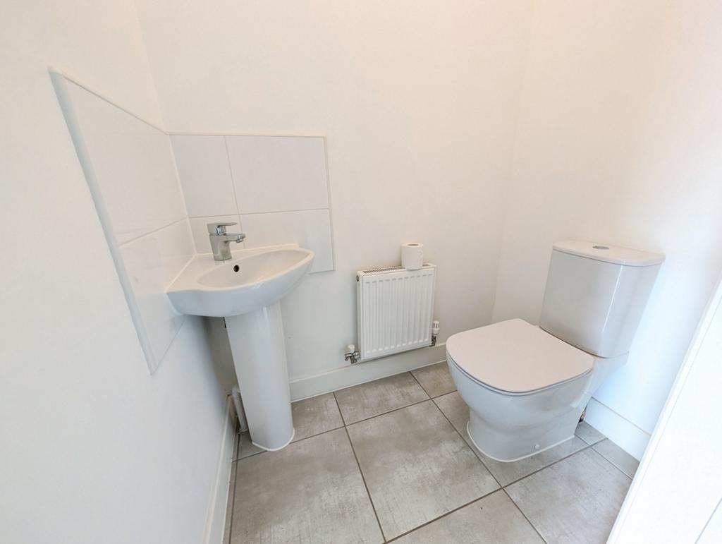 Pbox-bathroom-341414.jpg