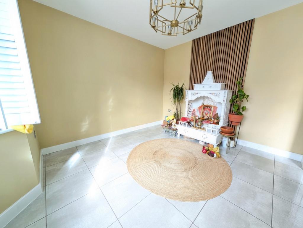Pbox-living room-341414.jpg