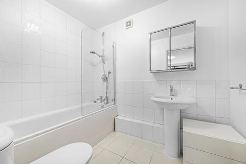 2 bedroom flat to rent, Goodhart Place, London, E14