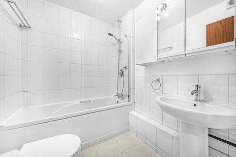 2 bedroom flat to rent, Goodhart Place, London, E14