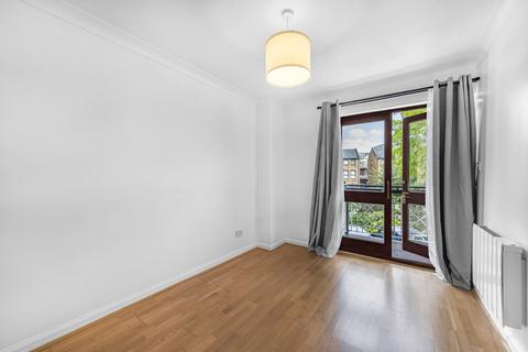 2 bedroom flat to rent, Goodhart Place, London, E14