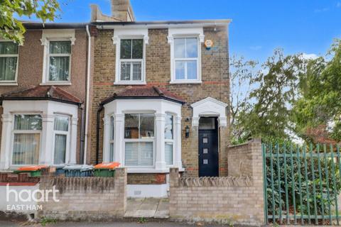 3 bedroom end of terrace house for sale, Masterman Road, LONDON