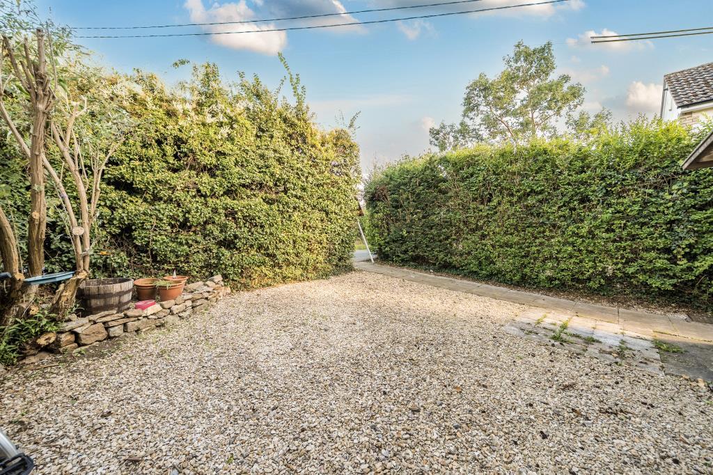 Garden to Front