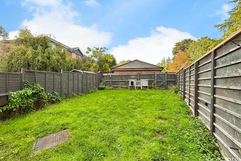 undefined, Imperial Way, Hemel Hempstead HP3