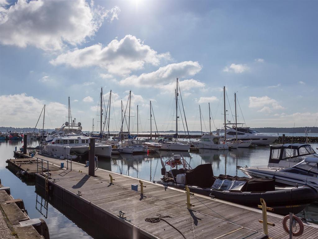 Poole Quay-6 2048 X 1536.jpg