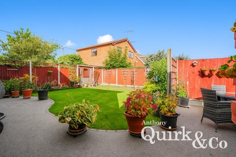 4 bedroom detached house for sale, Long Road, Canvey Island, SS8
