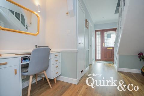 4 bedroom detached house for sale, Long Road, Canvey Island, SS8