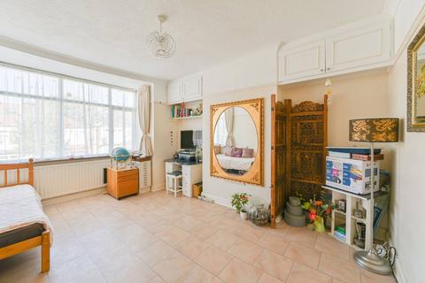 2 bedroom maisonette for sale, Streatham Road, Mitcham, CR4