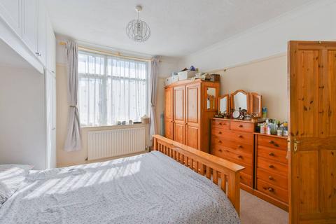 2 bedroom maisonette for sale, Streatham Road, Mitcham, CR4