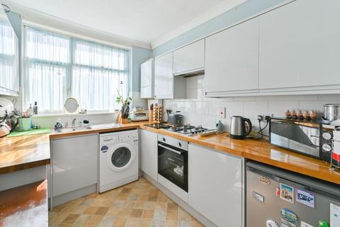 Streatham Road, Mitcham, CR4