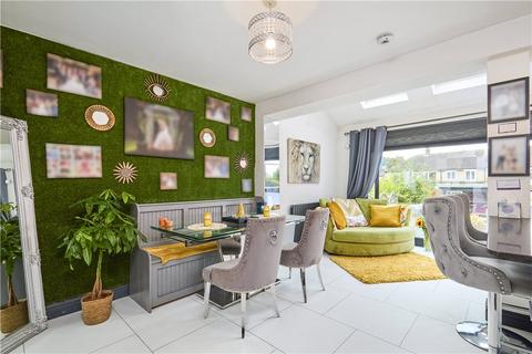 6 Nursery Road, Guiseley, Leeds, LS20 9DQ