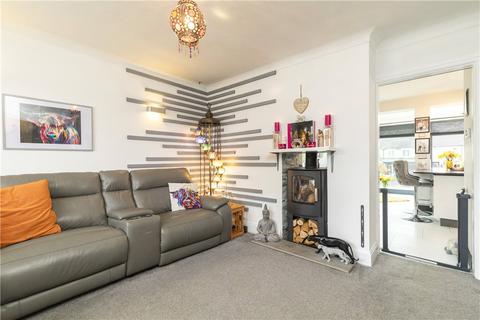 6 Nursery Road, Guiseley, Leeds, LS20 9DQ