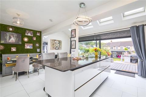 6 Nursery Road, Guiseley, Leeds, LS20 9DQ