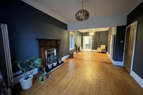 4 bedroom house to rent, Claude Road, Manchester