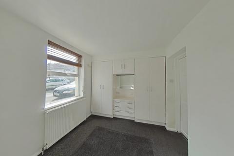 2 bedroom flat to rent, Villiers Road, Watford WD19