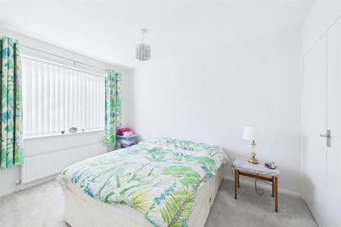 74 Bryant Gardens, Clevedon, BS21 5HG