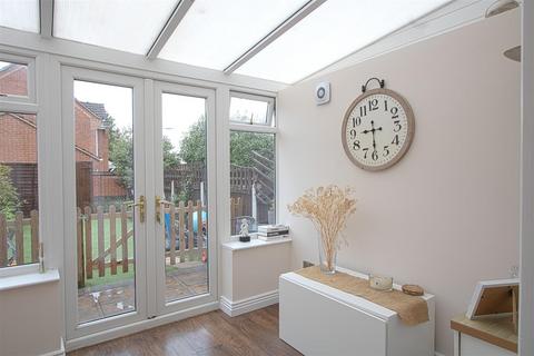 2 bedroom terraced house for sale, Whitesmith Drive, Billericay CM12