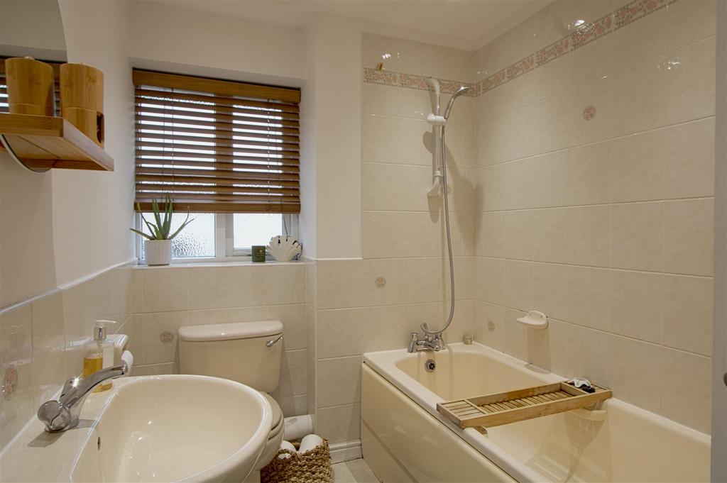 Bath w.jpg