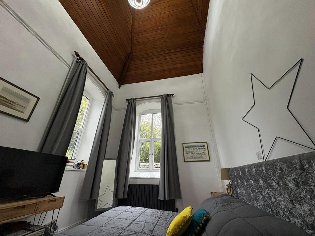 Bedroom 1.JPEG