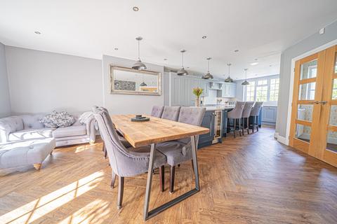 6 bedroom detached house for sale, Warwick Road, Solihull, B91